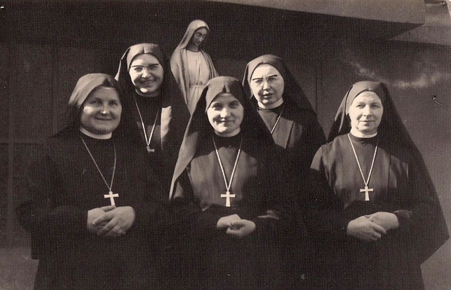 Siostry pierwszej godziny